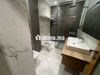 Très bel appartement en location à Racine. 4 pièces. Salon typique marocain, résidence sécurisée - Appartement à louer - Casablanca