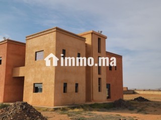 Villa semi-finie à 18 km de Marrakech (Commune Bourrous) - Villa à vendre - Marrakech