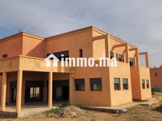 Villa semi-finie à 18 km de Marrakech (Commune Bourrous) - Villa à vendre - Marrakech