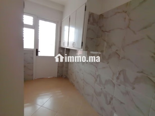 appartement-bureau-a-la-location-a-gueliz-big-7