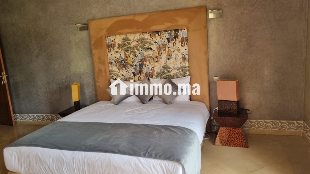 Villa de standing à louer pour vos vacances avec cuisinière à Sidi Abdallah Ghiat.
Belle piscine 20 m terrasse et jardin 10000 Dhs par jour - Vente Immobilier - Autre - photo 2