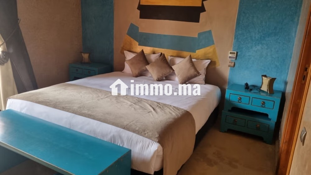Villa de standing à louer pour vos vacances avec cuisinière à Sidi Abdallah Ghiat.
Belle piscine 20 m terrasse et jardin 10000 Dhs par jour - Vente Immobilier - Autre - photo 3