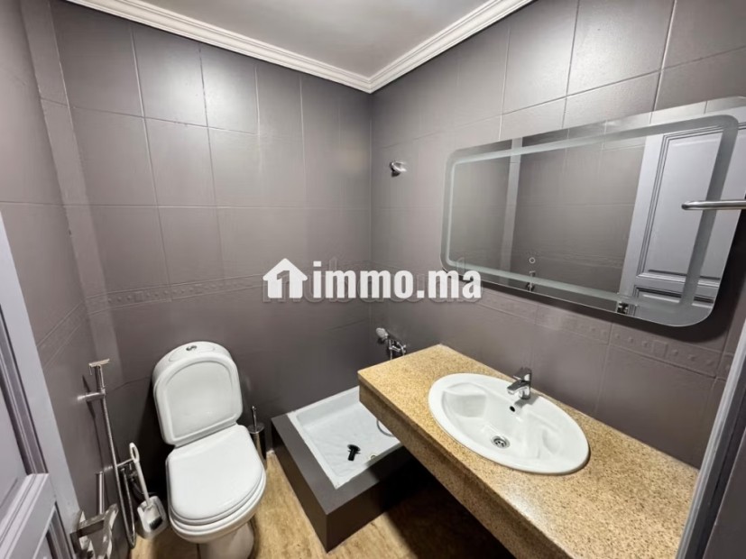 Appartement à louer à Gauthier. 2 chambres. Fenêtres avec double vitrage et porte blindée - Location Immobilier - Casablanca - photo 3