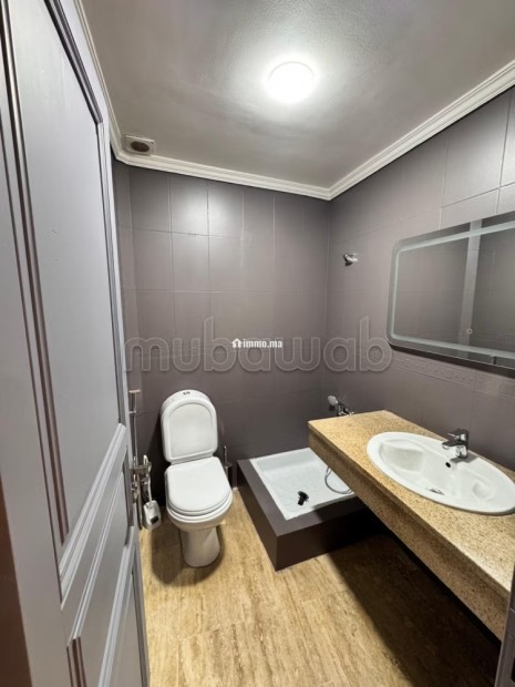Appartement à louer à Gauthier. 2 chambres. Fenêtres avec double vitrage et porte blindée - Location Immobilier - Casablanca - photo 4