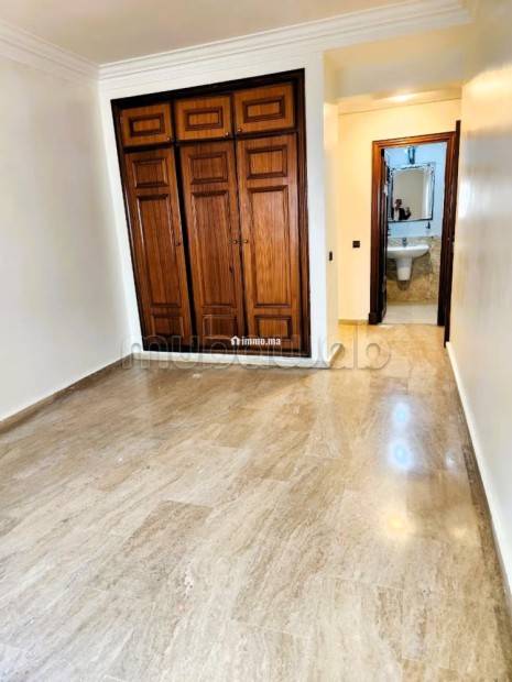 Trés Joli Appart vide 130m2 à Quartier Benjdia - Location Immobilier - Casablanca - photo 4