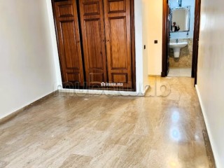 Trés Joli Appart vide 130m2 à Quartier Benjdia - Appartement à louer - Casablanca