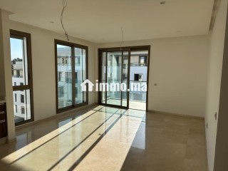 Superbe appartement à louer à Souissi. 1 Pièce. Terrasse et jardin - Appartement à louer - Rabat