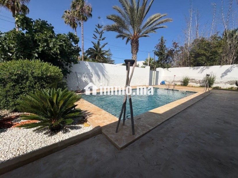 Villa meublée quartier chantilly piscine 4 chambres de plain pied - Location Immobilier - Casablanca - photo 1