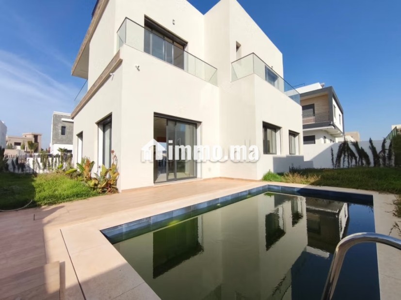 Belle villa avec Jardin et Piscine - Location Immobilier - Dar Bouazza - photo 1