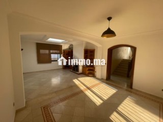 Maison de luxe à louer à Agdal. 4 chambres agréables. Conciergerie à disposition, système de climatisation - Maison à louer - Rabat