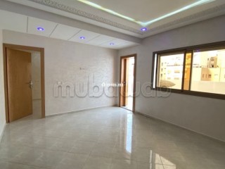 Appartement à l'achat à La Ville Haute. 2 belles chambres. Système de parabole et résidence sécurisée - Appartement à vendre - Kenitra