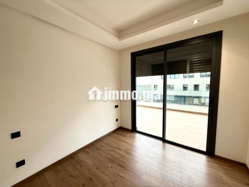 En Location Vide: Appartement 3 Chambres avec terrasse au CFC,
Casablanca - Location Immobilier - Casablanca - photo 4