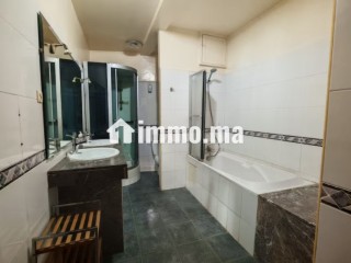 Appartement meublé haut standing 3 chambres à louer – Maarif, 196 m² avec double parking - Appartement à louer - Casablanca