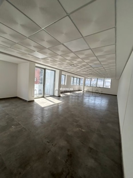 Location de bureaux à Agdal. Surface de 700 m². Ascenseur et garage - Location Immobilier - Rabat - photo 2
