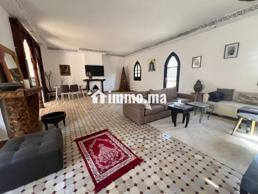Beau riad en location à Ennakhil Palmeraie.
Superficie 300 m².
Meublé - Location Immobilier - Marrakech - photo 1