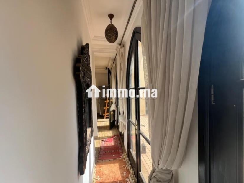 Beau riad en location à Ennakhil Palmeraie.
Superficie 300 m².
Meublé - Location Immobilier - Marrakech - photo 7