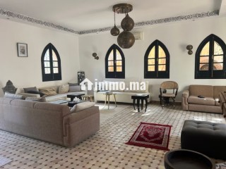 Beau riad en location à Ennakhil Palmeraie.
Superficie 300 m².
Meublé - Villa à louer - Marrakech