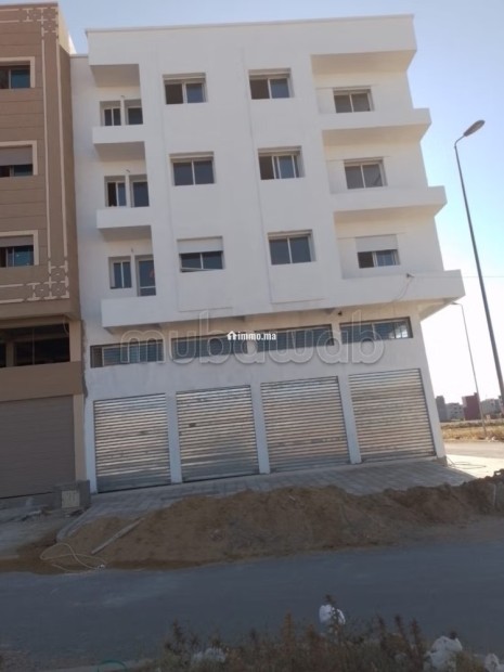 Appartement à vendre à Sidi Allal El Bahraoui. 2 belles chambres. Belle terrasse - Vente Immobilier - Autre - photo 1