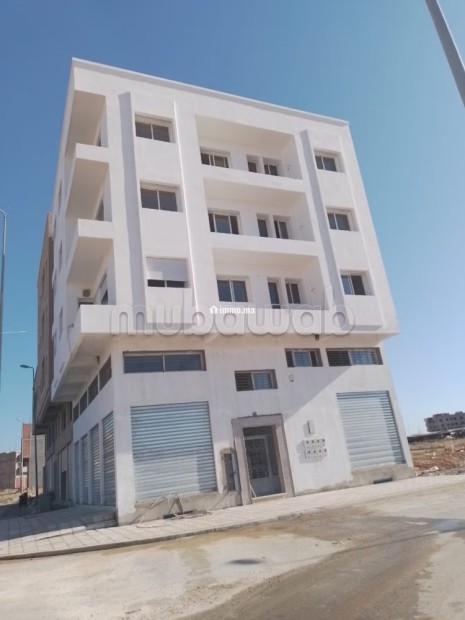 Appartement à vendre à Sidi Allal El Bahraoui. 2 belles chambres. Belle terrasse - Vente Immobilier - Autre - photo 2