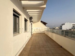 Bel appartement avec grande terrasse ensoleillé - Appartement à louer - Tanger
