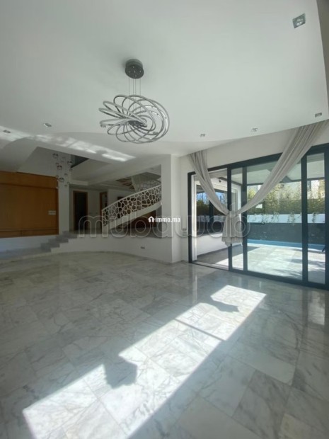 Maison de luxe à louer à Riyad. 5 pièces. Garage et terrasse - Location Immobilier - Rabat - photo 7