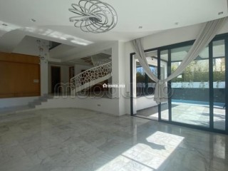 Maison de luxe à louer à Riyad. 5 pièces. Garage et terrasse - Villa à louer - Rabat