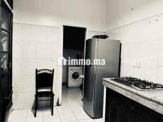 Appartement de vacances à louer en Centre. 4 grandes pièces. Système de parabole et salon marocain - Appartement à vendre - Fes