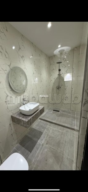 Paiement Comptant, Bel appartement à vendre en plein centre de Guéliz derrière Carré Eden. Superficie 52 m². Meublé - Vente Immobilier - Marrakech - photo 2