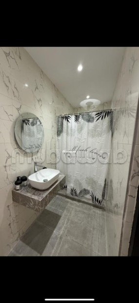 Paiement Comptant, Bel appartement à vendre en plein centre de Guéliz derrière Carré Eden. Superficie 52 m². Meublé - Vente Immobilier - Marrakech - photo 5