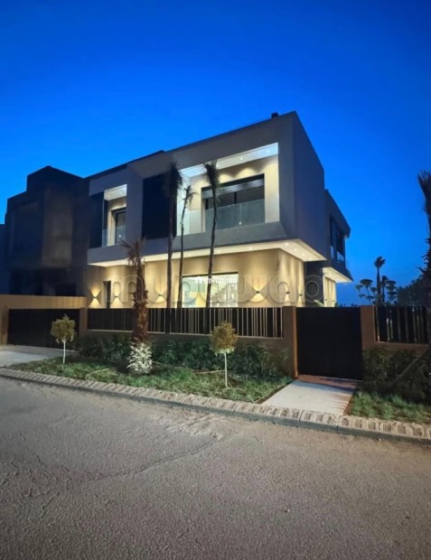 Maléfique villa à city goolf pristigia - Vente Immobilier - Marrakech - photo 1