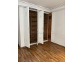 Appartement 2 chambres avec cour et parking titré - miniature 1