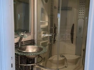 Appartement 2 chambres avec cour et parking titré - Appartement à vendre - Casablanca
