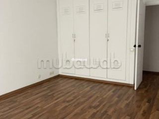 Appartement 2 chambres avec cour et parking titré - Appartement à vendre - Casablanca