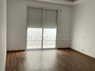 Appartement 2 chambres avec cour et parking titré - Appartement à vendre - Casablanca