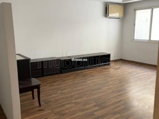 Appartement 2 chambres avec cour et parking titré - Appartement à vendre - Casablanca