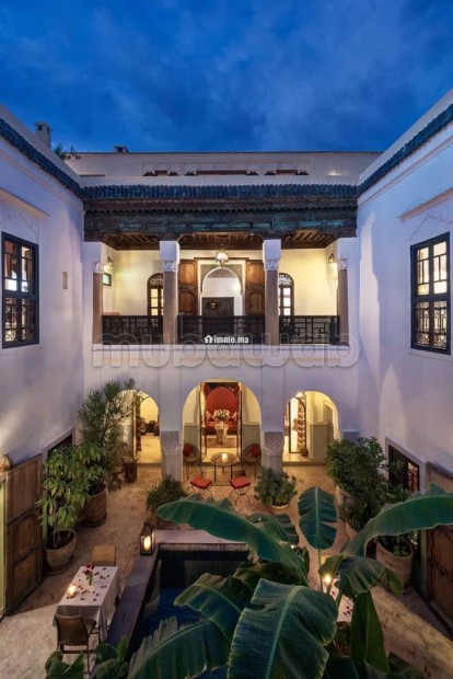 Riad à Vendre – Darb Dabachi, Marrakech À seulement 3 minutes à pied de la célèbre place Jamaa El Fna. - Vente Immobilier - Marrakech - photo 1