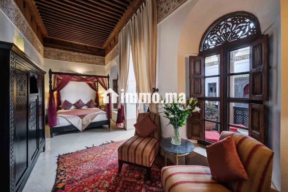 Riad à Vendre – Darb Dabachi, Marrakech À seulement 3 minutes à pied de la célèbre place Jamaa El Fna. - Vente Immobilier - Marrakech - photo 5