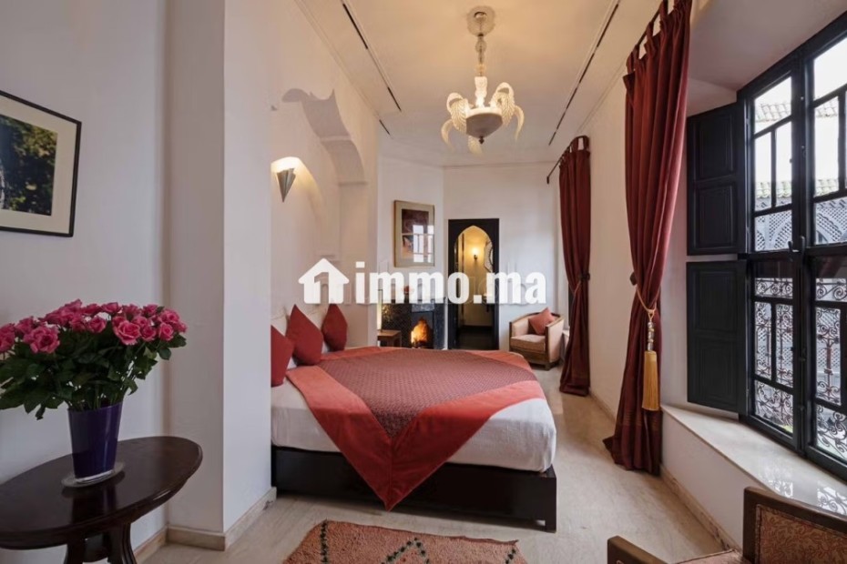Riad à Vendre – Darb Dabachi, Marrakech À seulement 3 minutes à pied de la célèbre place Jamaa El Fna. - Vente Immobilier - Marrakech - photo 6