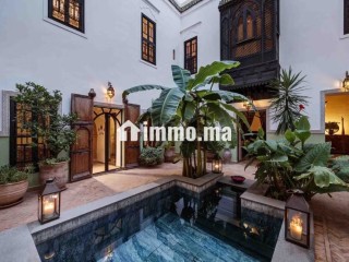 Riad à Vendre – Darb Dabachi, Marrakech À seulement 3 minutes à pied de la célèbre place Jamaa El Fna. - Villa à vendre - Marrakech