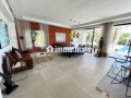 villa-contemporaine-avec-prestations-haut-de-gamme-small-16