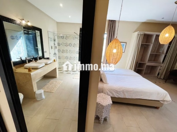villa-contemporaine-avec-prestations-haut-de-gamme-big-12