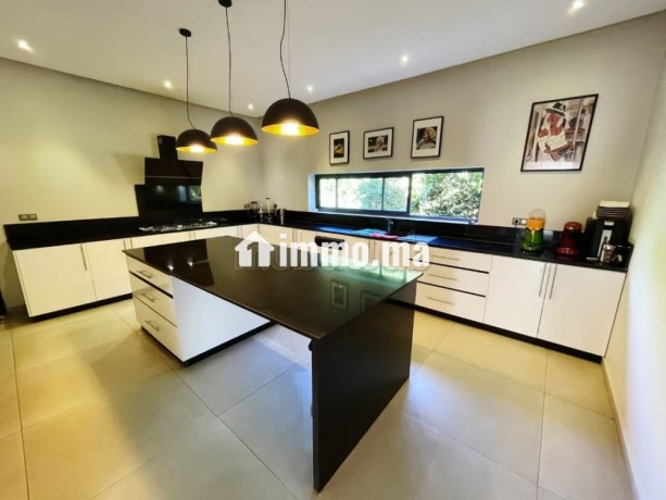villa-contemporaine-avec-prestations-haut-de-gamme-big-17