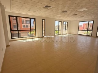 Location de bureaux à Route de Safi.
Surface de 81 m².
Ascenseur et stationnement - Bureau à louer - Marrakech