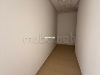 Location de bureaux à Route de Safi.
Surface de 81 m².
Ascenseur et stationnement - Bureau à louer - Marrakech