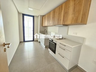 Bel appartement en location à Casablanca Finance City. 3 grandes pièces. Terrasse et ascenseur - Appartement à louer - Casablanca