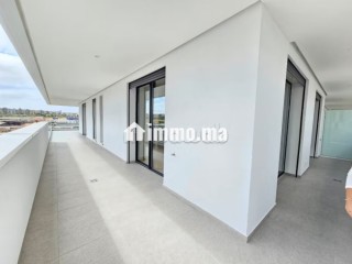 Bel appartement en location à Casablanca Finance City. 3 grandes pièces. Terrasse et ascenseur - Appartement à louer - Casablanca