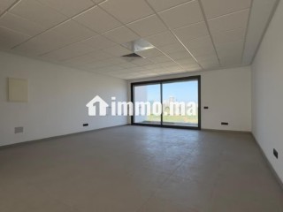 beau-bureau-avec-terrasses-a-louer-ferme-bretonne