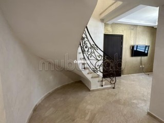 Joli duplex 3 chambres vide avec piscine et Gym - Appartement à louer - Marrakech