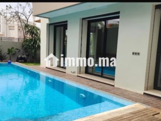 Location villa de luxe à Ain Diab Extension. 4 belles chambres. Bien meublé - Villa à louer - Casablanca