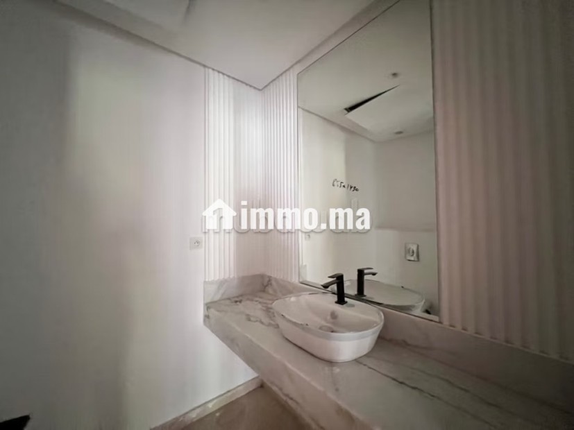 Appartement haut standing, en location à menzah. 3 belles chambres. Grand terrasse, belle Piscine - Location Immobilier - Rabat - photo 6